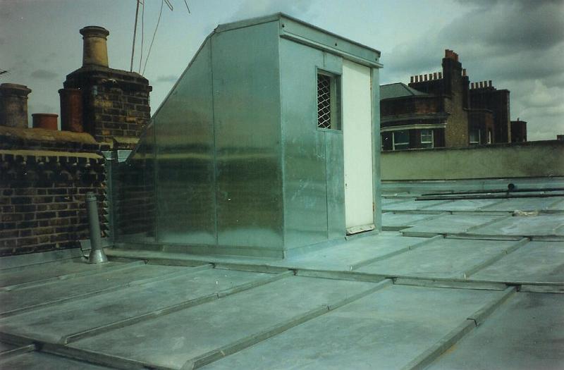 roll cap zinc roof 002.jpg